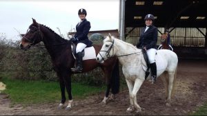 Ecurie Grainvilleries sortie concours à l'extérieur. Cours d'équitation